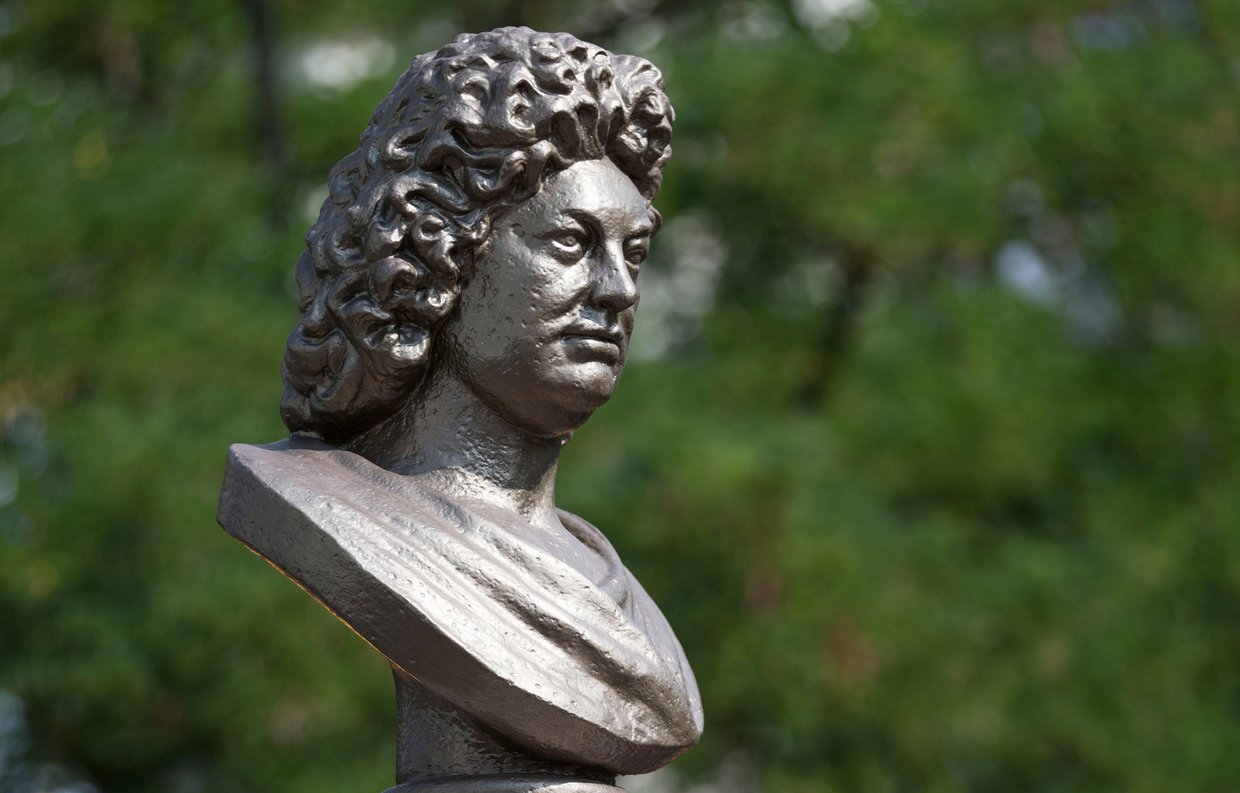 Auf der Darstellung ist die Bronzebüste des Landgrafen Friedrich II. von Hessen-Homburg zu sehen.