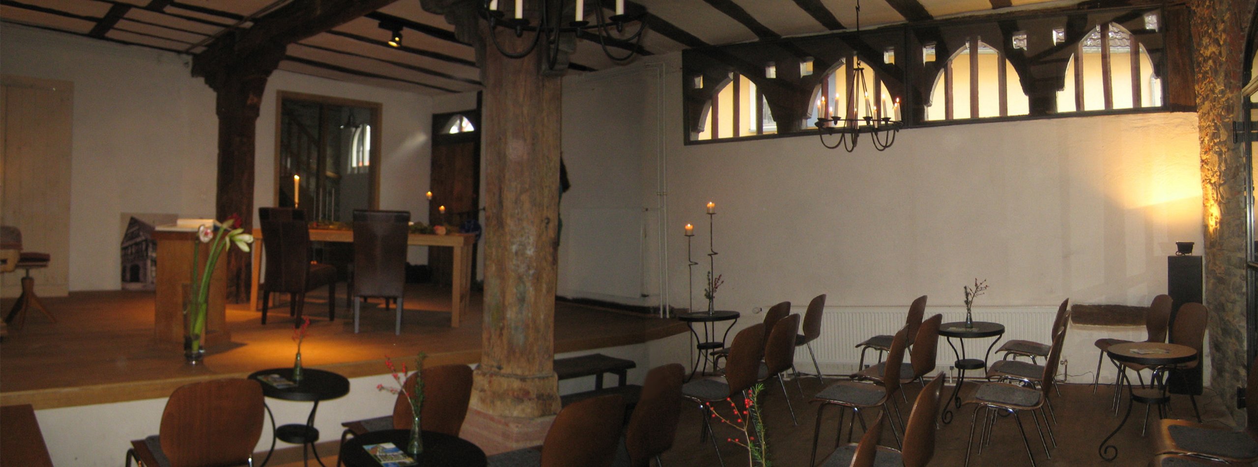 Blick zum Traubereich des Alten Rathauses Burgholzhausen