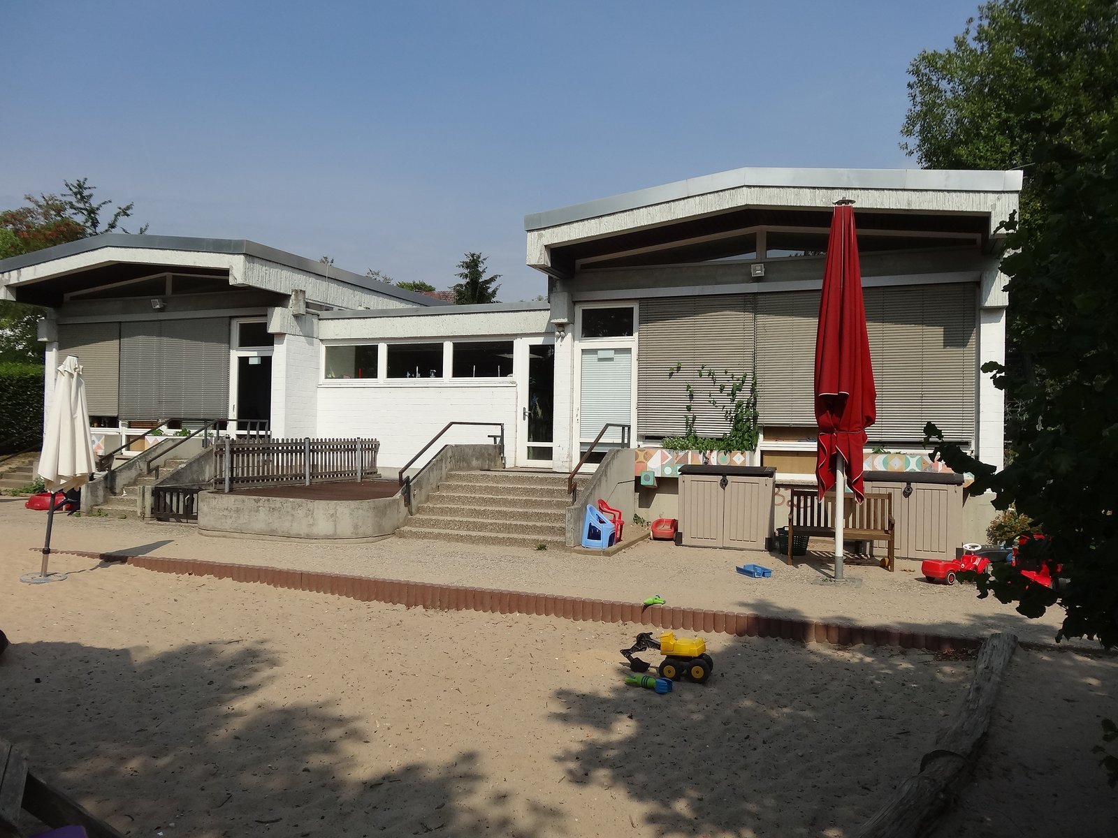 Auf der Darstellung ist die Kita Kunterbunt zu sehen.