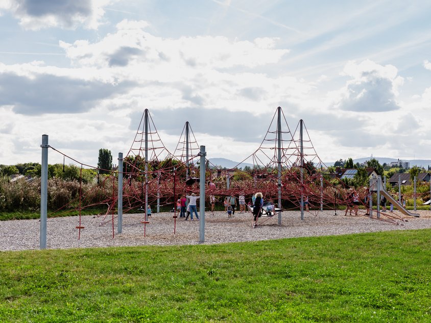 Auf dem Foto ist der Seilzirkus des Sportparks abgebildet.