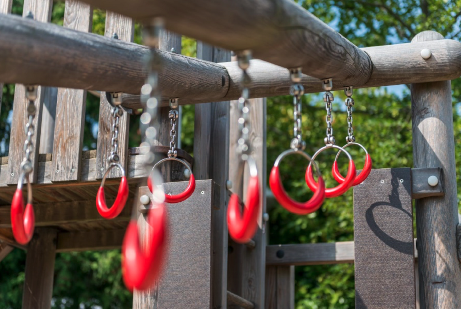 Auf der Darstellung ist ein Klettergerüst zu sehen.
