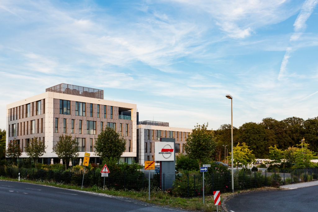 Zu sehen ist die Firmenzentrale des internationalen Unternehmens Ludwig Meyer GmbH & Co. KG mit Sitz in Köppern.