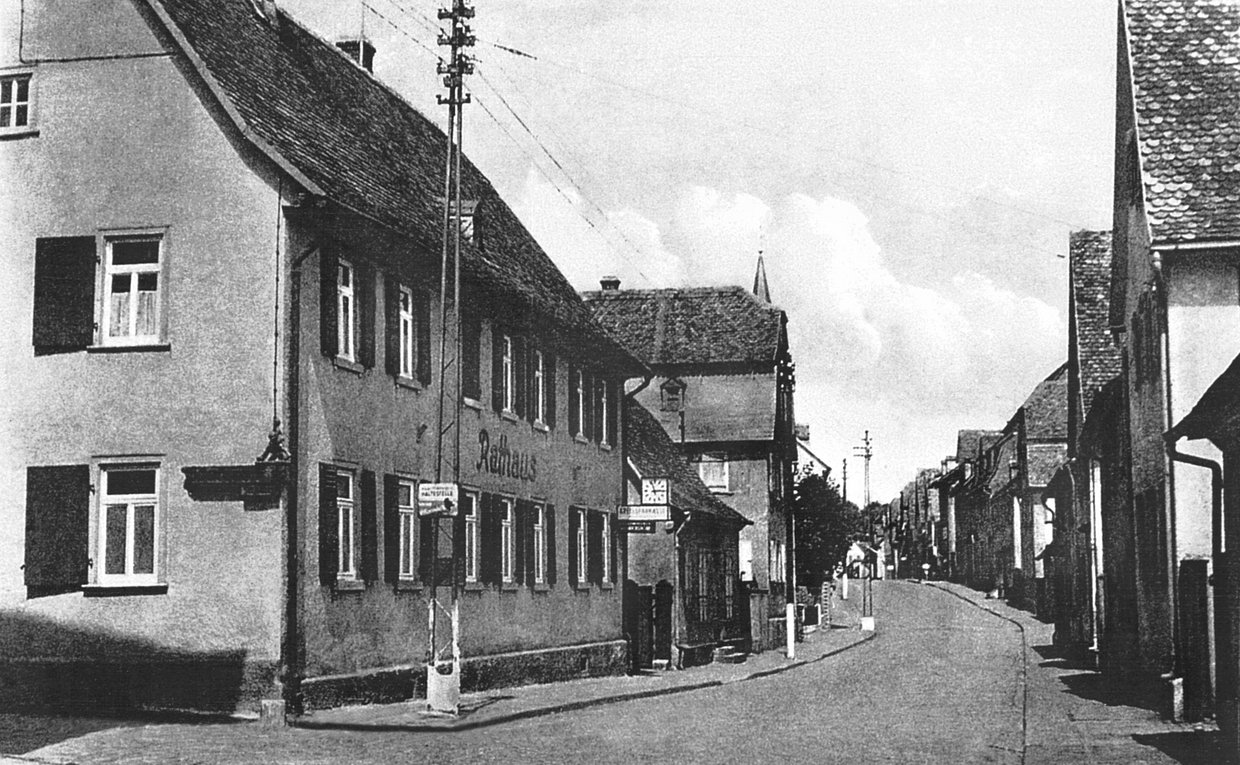 Das alte Rathaus in der Hugenottenstraße vor 1972