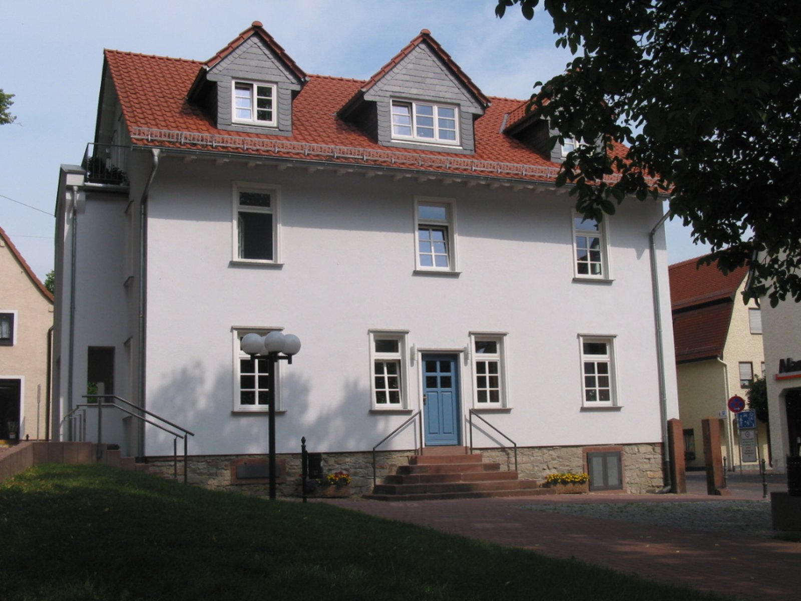 Außenansicht auf das Vorderhaus Hugenottenstraße 57