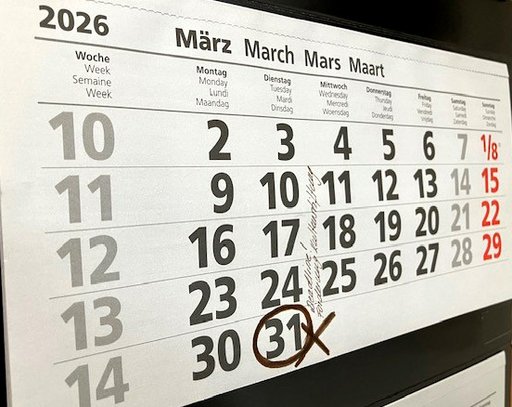 Auf dem Bild ist ein Kalenderblatt vom März 2026 zu sehen, bei dem der 31. mit einem Kreis markiert ist.